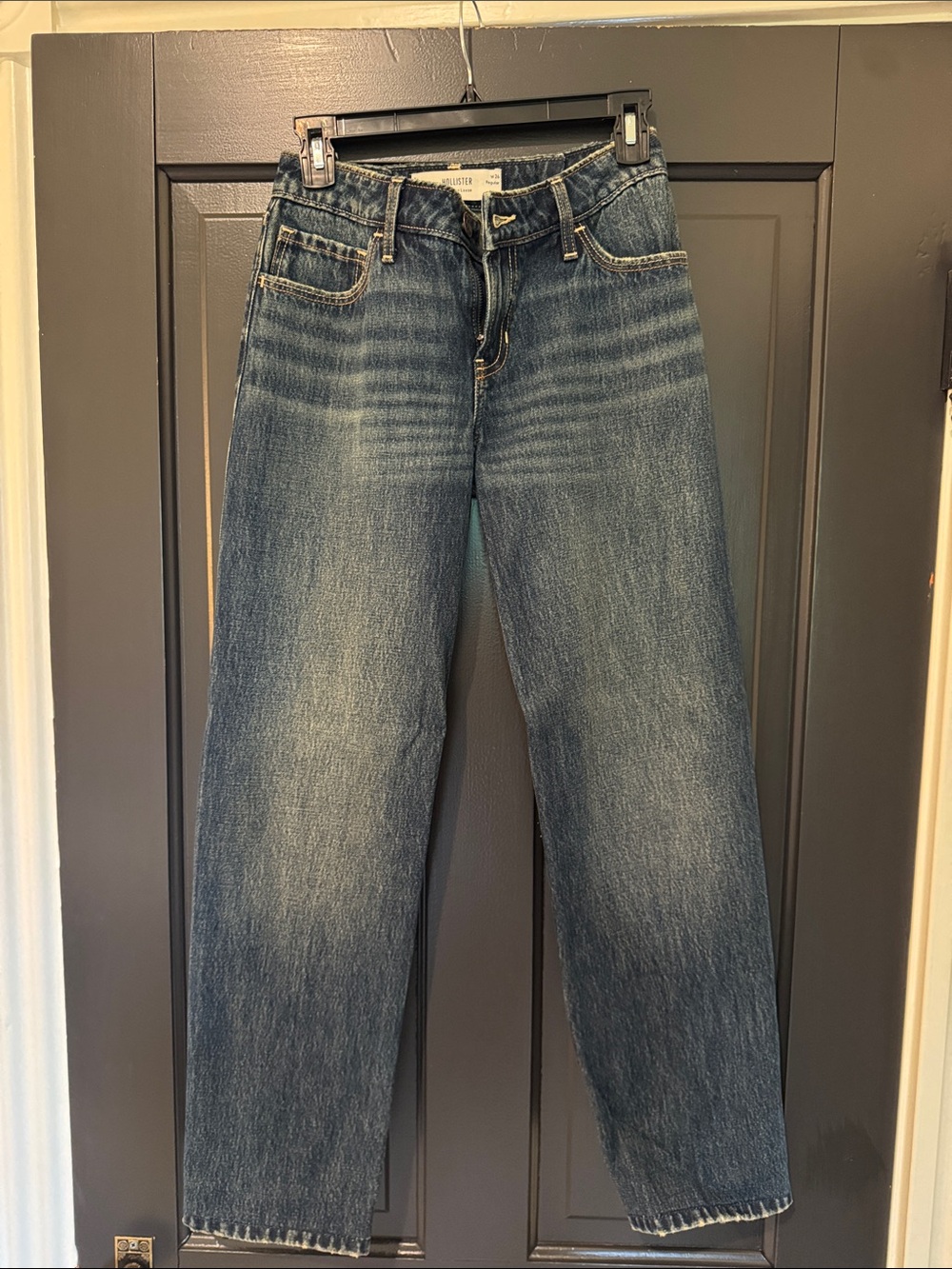 Hollister low rise loose jean in Washed Blue
